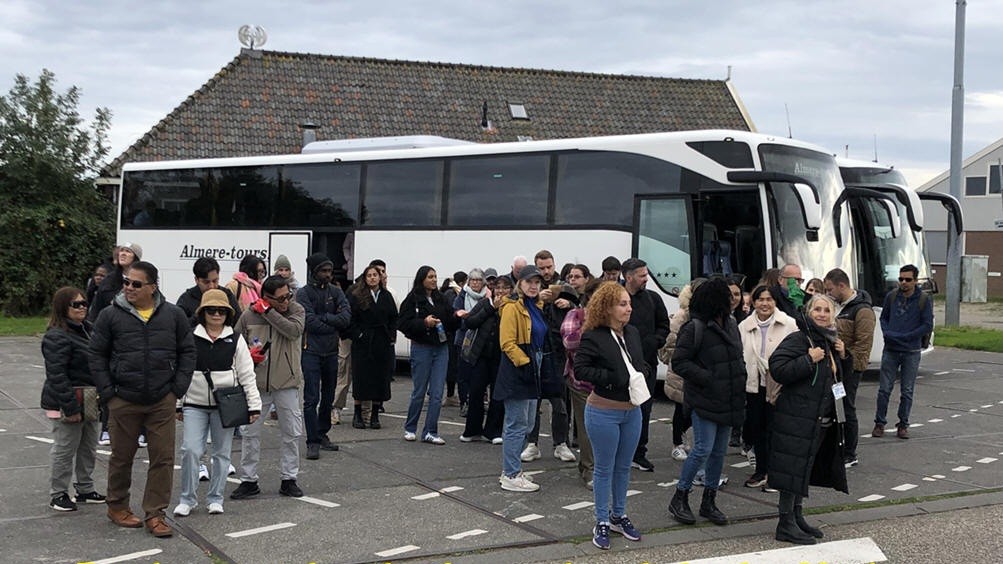Bussen toch minder duur uit op Marken